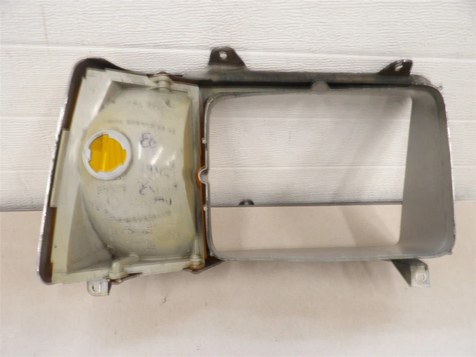 FORD ESCORT MERCURY LYNX 1981-1985 LH FARO LADO CONDUCTOR BISEL ARGENT/CROMO Foto 4 de 4