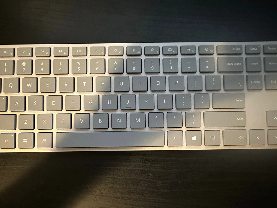 Microsoft - Surface Keyboard (2nd Edition) - Full-size Wireless - Silver - Image 3 of 4