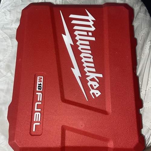 Milwaukee M18 FUEL 18V Lithium-Ion Brushless Cordless 1/2 in. Drill/Driver Kit - Picture 3 of 7