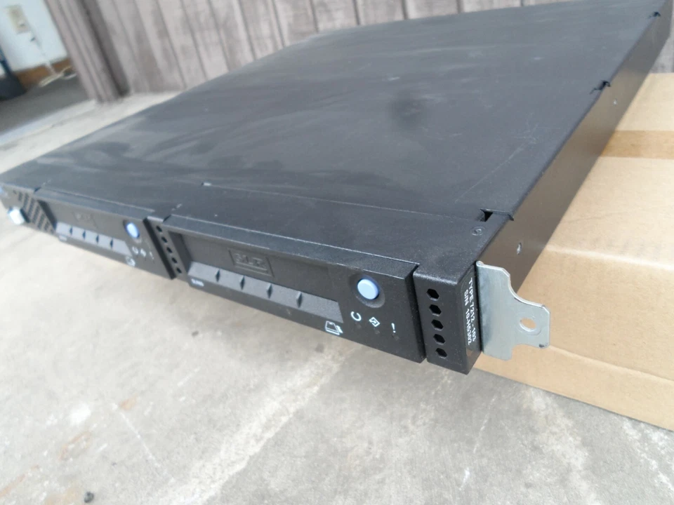 IBM TwoSLR SLR100 SLR50 45e0669 SCSI 1U Enclosure Drive 7212-103 7212-B01 - Image 2 of 4