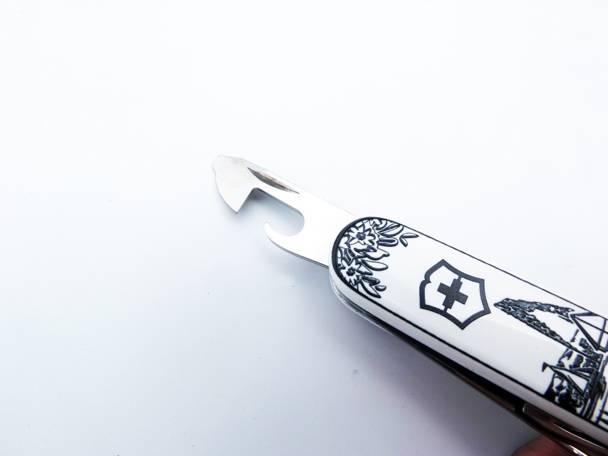 ☆ 最終値引 ☆ 米国 S＆W社 手錠 ( おそらくM 100 型 ？？ ) Victorinox Swiss Army Maverick Chronograph Two-Tone