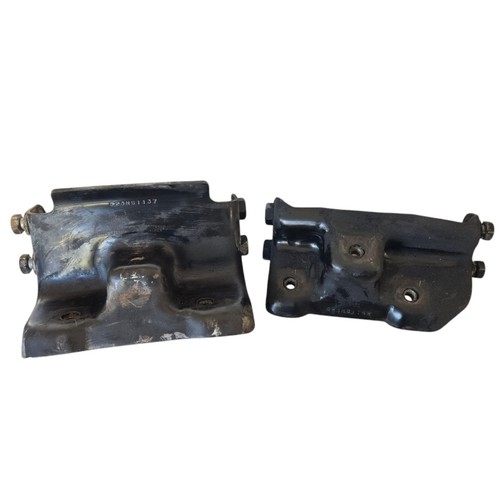 1999-2006 Chevy GMC Engine Mount Bracket Set 525NSI137 523NSI142 - Picture 1 of 12