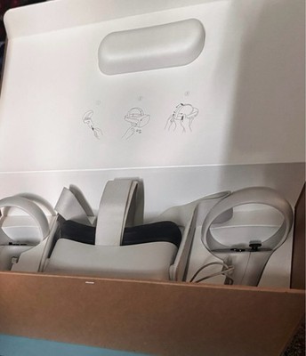 Oculus Quest 2 w/ Elite Strap Battery, NEW Travel Case, 2 Controllers, New Grips