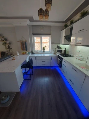 Modern Large 3 Bedroom Apartment On 3 Pooled Complex - Image 1 of 4