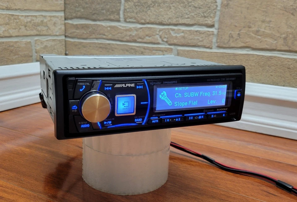 VERY RARE ALPINE CDE-HD149BT CD PLAYER with BLUETOOTH, USB, REMOTE, and MIC - Image 2 of 4