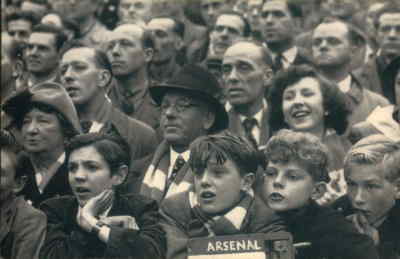 POSTCARD SOCIAL HISTORY YESTERDAYS BRITAIN A IS FOR ARSENAL 1951 
