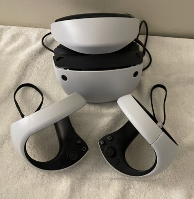 Sony PlayStation VR2 PS5 With Both Sense Controllers (SHIPS FAST)