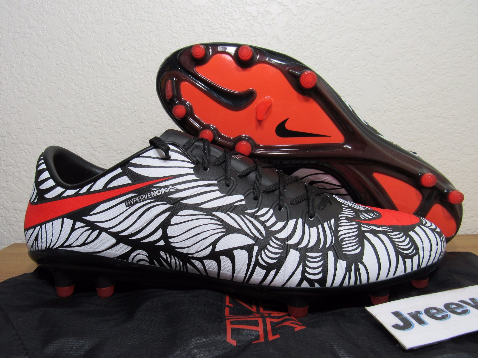 neymar cleats hypervenom