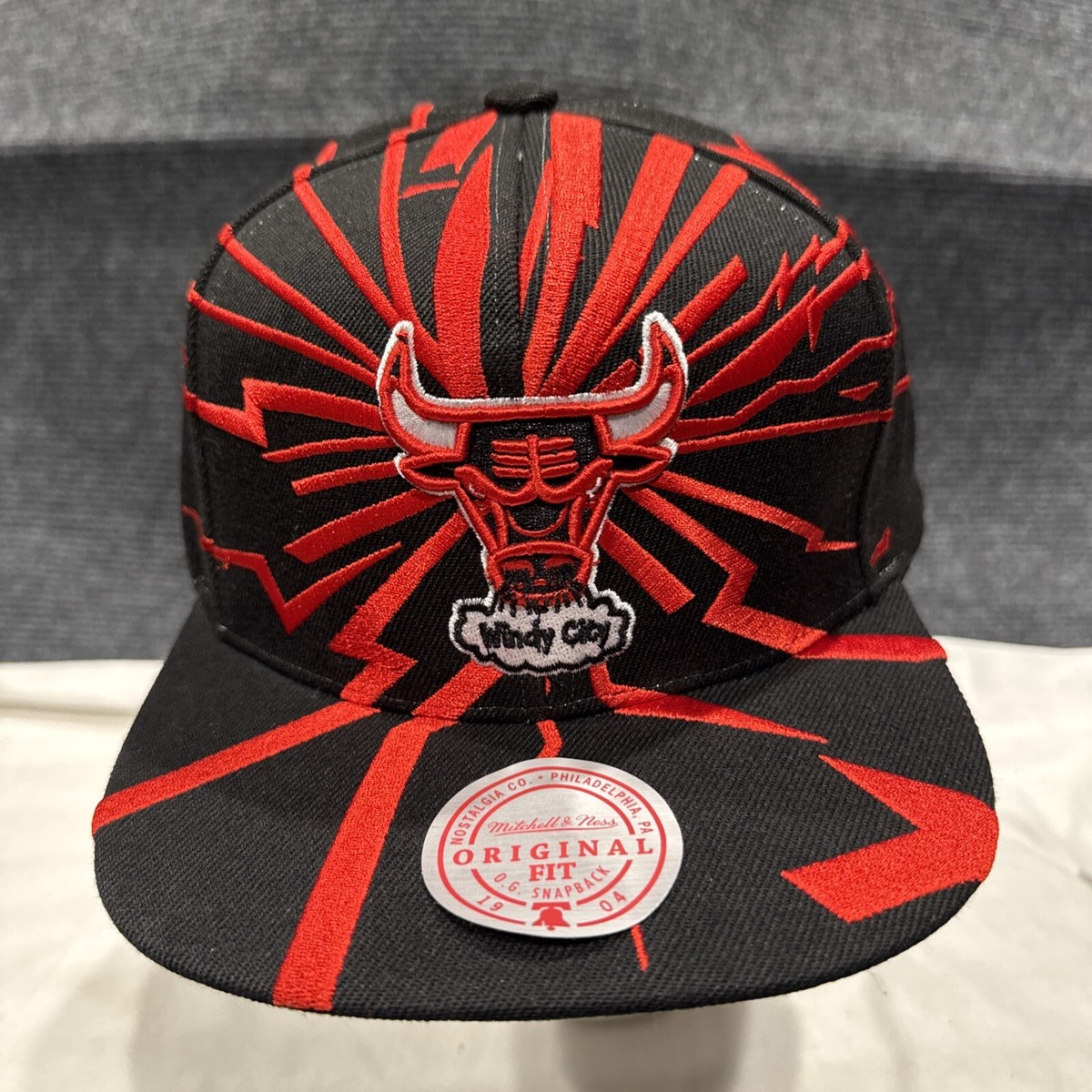 Mitchell & Ness Chicago Bulls キャップ Mitchell And Ness Chicago Bulls, Earthquake SnapBack Trucker Hat