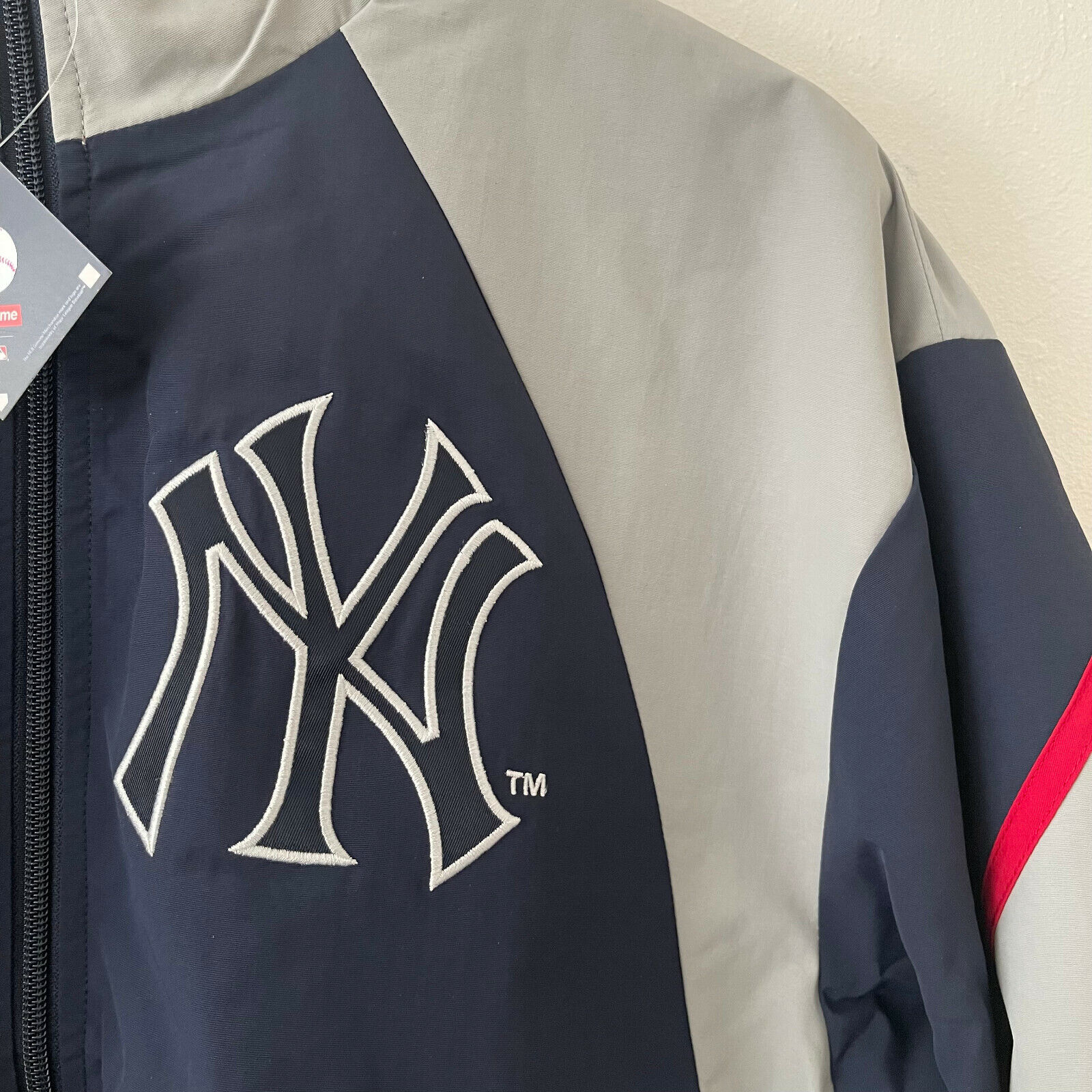 SUPREME x NEW YORK YANKEES Track Jacket Baseball Windbreaker Navy Sz S RARE  NEW