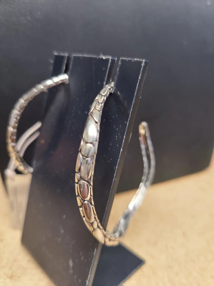 JOHN HARDY Kali Arus Sterling Silver Wavy Medium Hoop Earrings MSRP $450 - Image 4 of 4