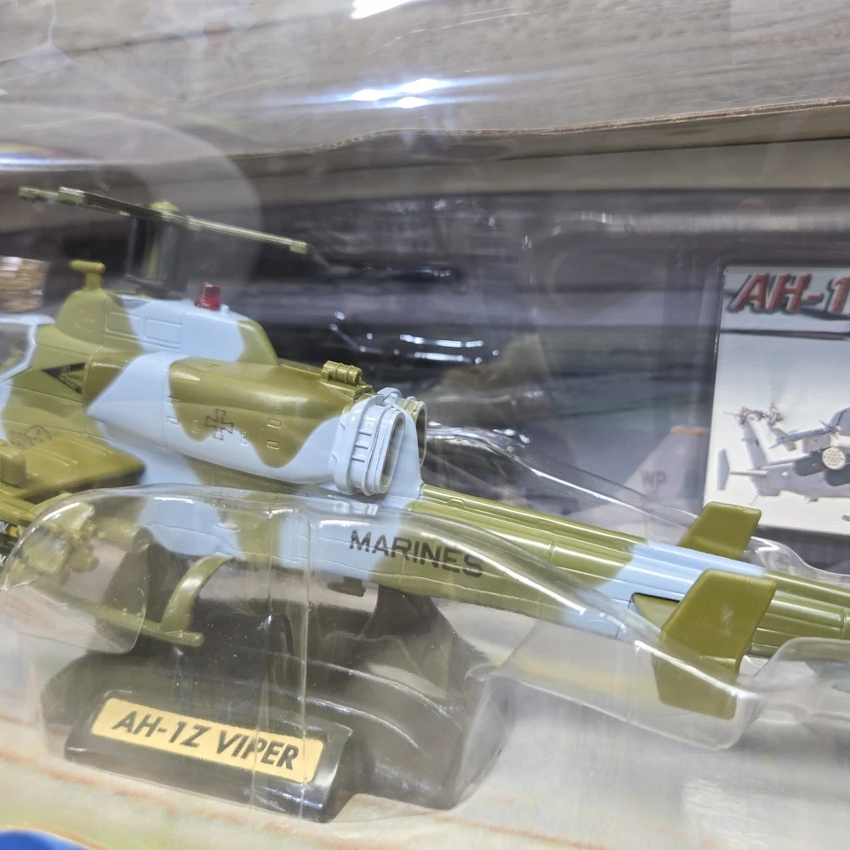 Motor Max AH-1Z Viper US Navy Viper Combat Helicopter 1:48 Diecast Model Marines - Image 3 of 4