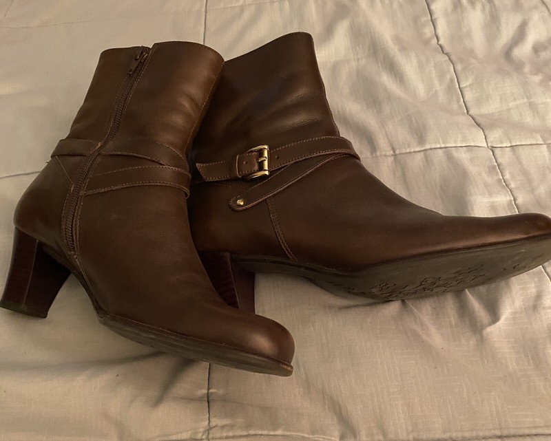 Womens Brown. leather boots size 7M