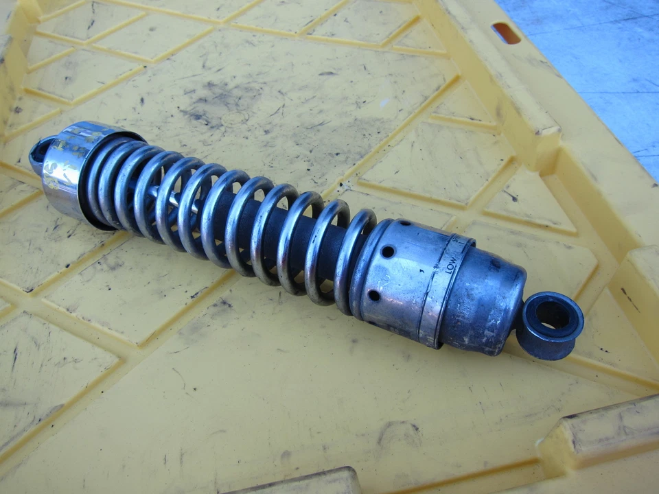 Amortiguador trasero Honda Shadow 500 VT500C 1985 Foto 2 de 4