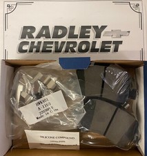 NEW GM OEM PAD KIT- GENERAL MOTORS GMC 19427990