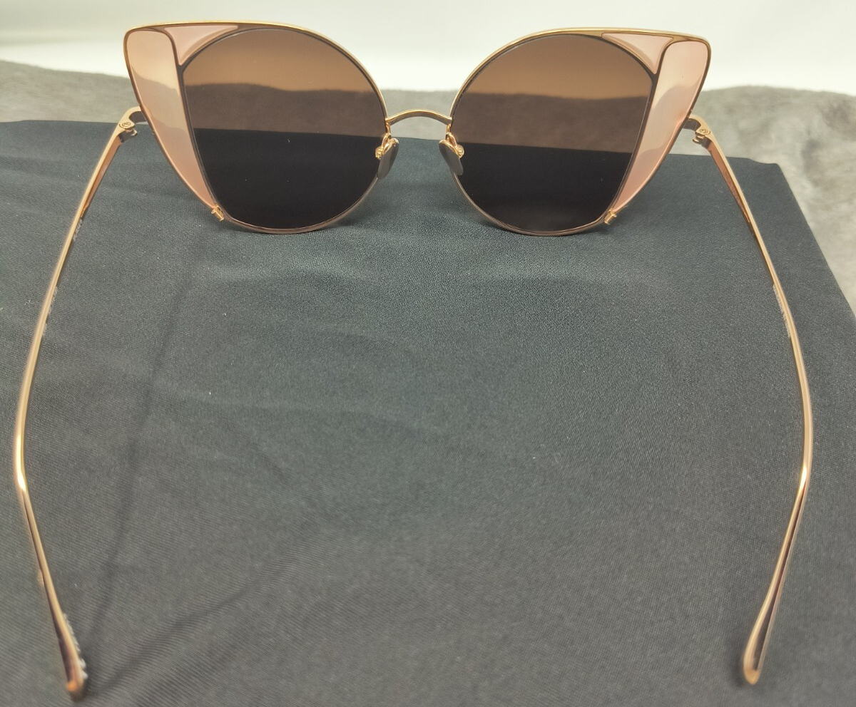Linda Farrow 854 C6 Austin Oversized Cat Eye Sunglasses Rose Gold Titanium Frame Linda Farrow 854 C6 Austin Oversized Cat Eye Sunglasses Rose  main image 3