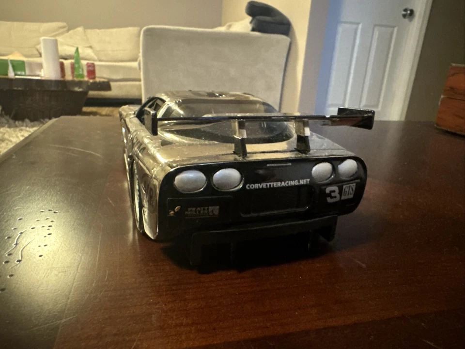 2001 1/18 ACTION DALE EARNHARDT ANDY PILGRIM & JR PLATINUM C5-R CORVETTE DAYTONA - Image 3 of 4