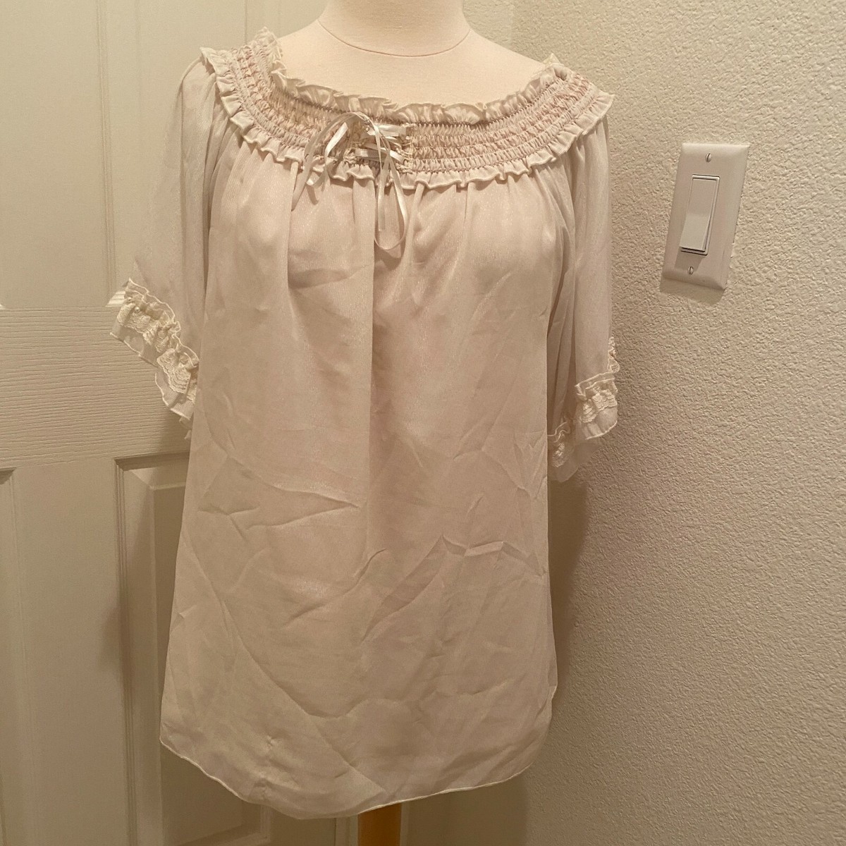 【りん】【完売品】acka puffy gather blouse(新品) 新品未使用タグ付】 Acka puffy gather blouse - メルカリ