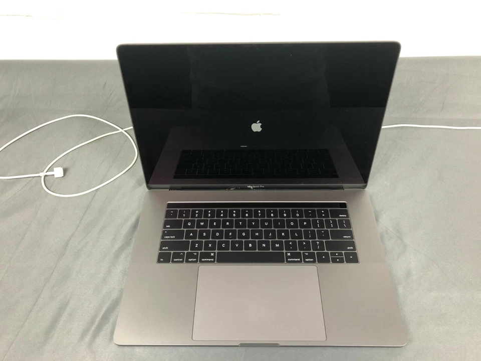 Macbook Pro 15" Late 2016, i7 2.7 GHz, 16 GB Ram, 512 SSD, A/B Grade, A1707 - Image 2 of 4