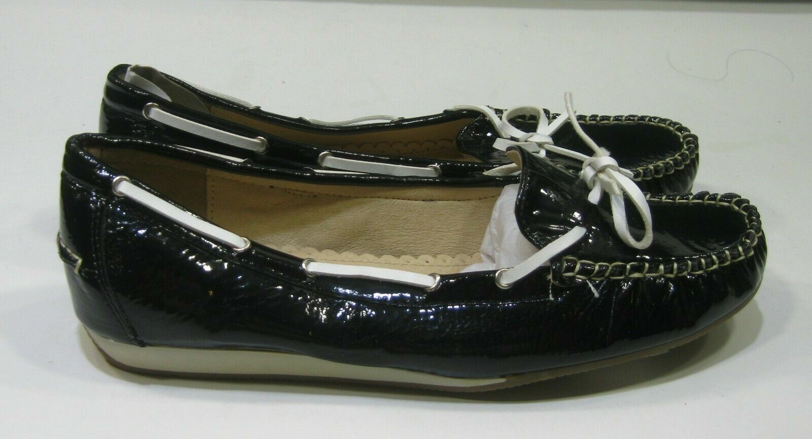 Women's Size 8 Round Toe Bow Flats with Half-Inch Wedge Heel-image