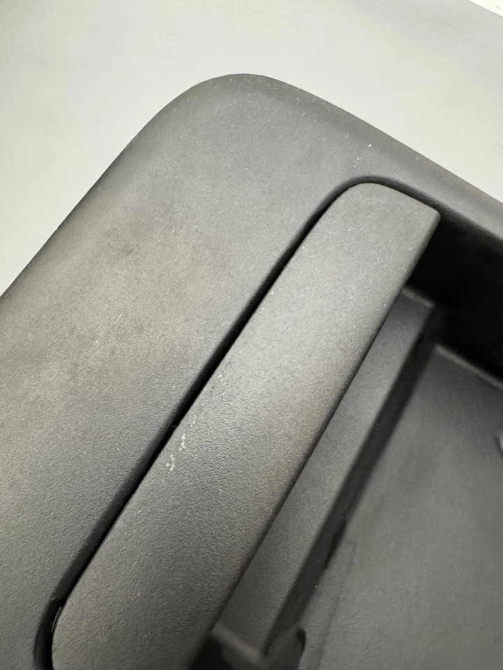 Panel de acabado con soporte de matrícula de puerta trasera Express Van 13-24 con cámara de respaldo Foto 4 de 4