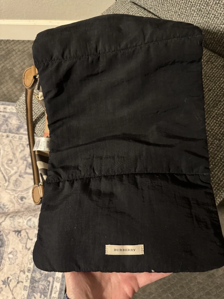 Burberry Nova Amerlia Diaper Bag w/extended strap, changing pad, dust bag - Image 3 of 4