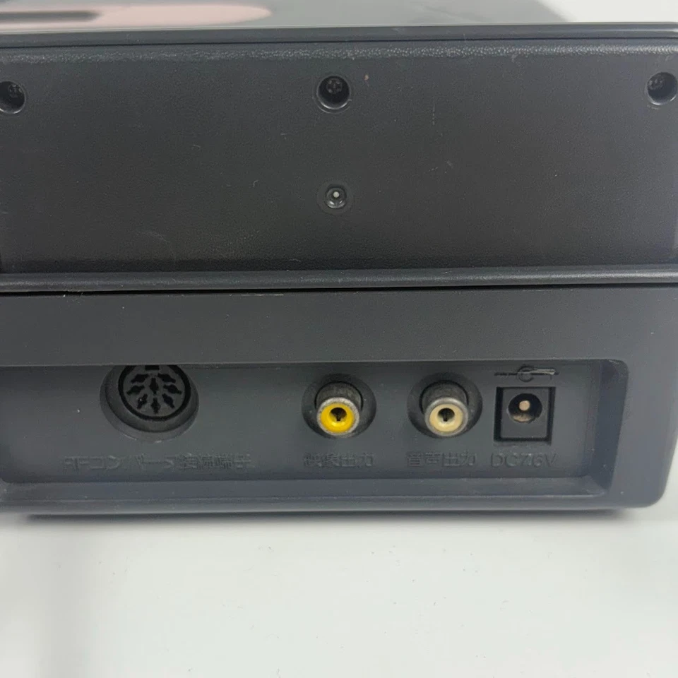 Consola Sharp Twin Famicom AN-500B negra BASURA para piezas/daños/falta tornillo Foto 4 de 4