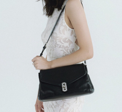 vunque Occam Doux Shoulder L Black Leather Shoulder Bag