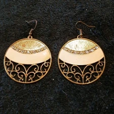 Beige Enamel Gold Tone Scrolled Ornament Dangle Drop Earrings Christmas  Holiday