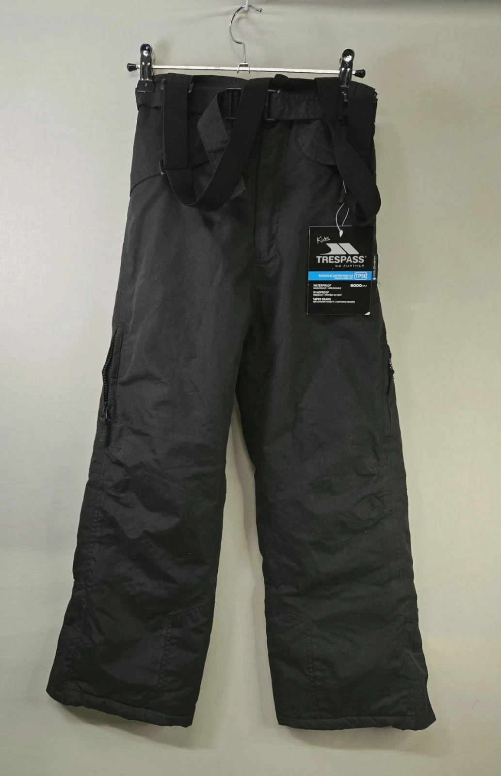 BNWT Mountain Warehouse Kids Ski Pants Snowproof Salopettes Age 7/8
Opens in a new window or tab
