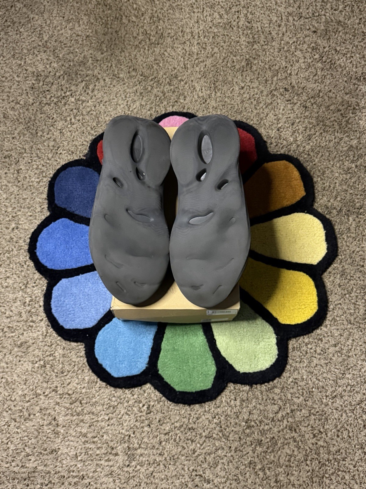 Size 12 - Yeezy Foam RNNR Onyx thumbnail 4