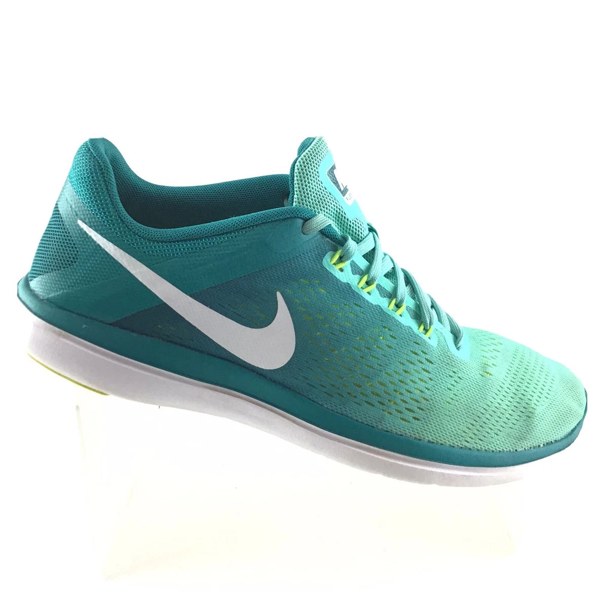 Turquoise nike deals shoes womens
