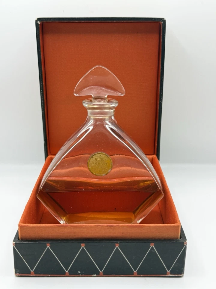 Flacon de parfum ancien “ Un Jour Viendra“ Parfums Arys En Coffret 1930 - Photo 1/4