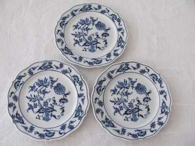 Blue Danube-Blue & White Blue Onion -Japan-Set of 3 Bread & Butter Plates 6 3/4''