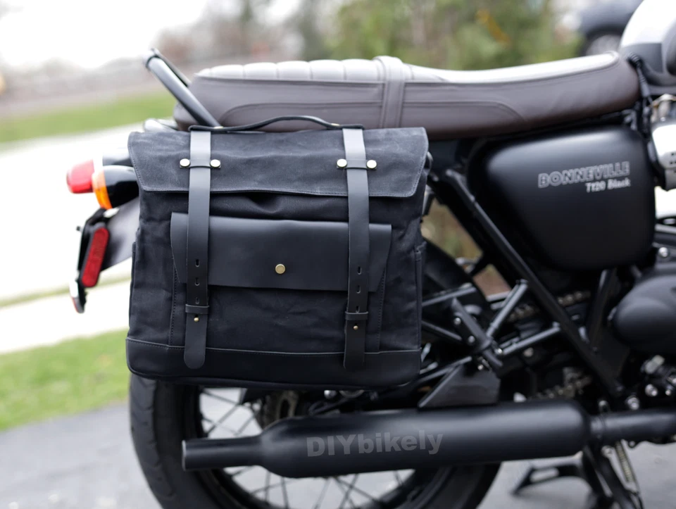 Bolsa de sillín Triumph Bonneville T120 / T100 con montaje NEGRO (alforja única) Foto 2 de 4