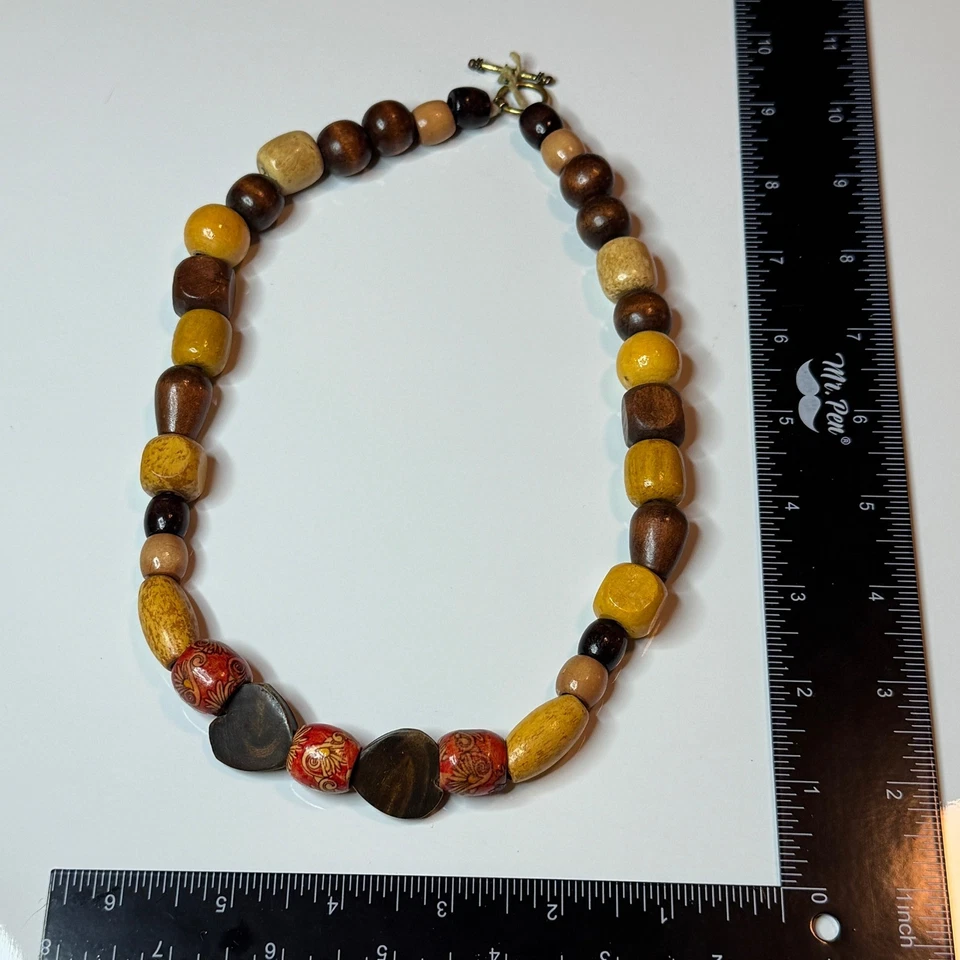 Collar Bohemio de Madera con Cuentas Cierre de Palanca Tono Tierra Colores Rojo Acento Cuentas Foto 2 de 4