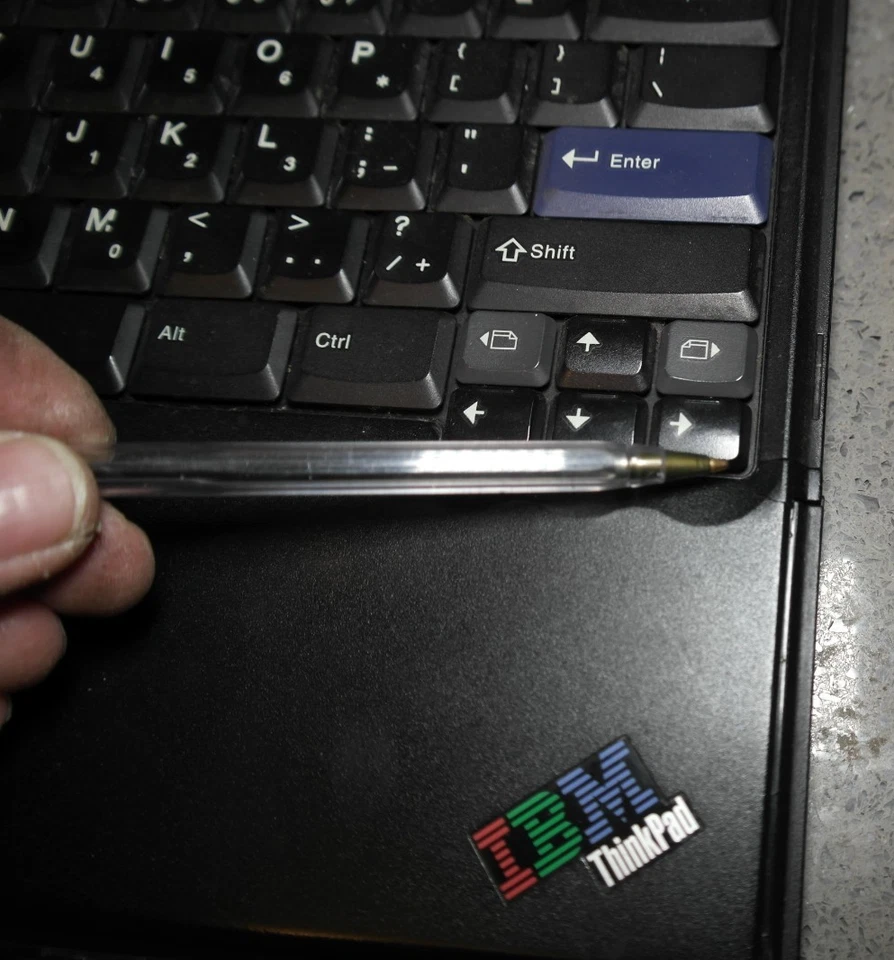 IBM ThinkPad T41 Pentium M 1.6GHz 768MB 40GB HDD CD Windows XP WORKING - Image 2 of 4