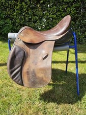 17.5" Medium Fit Brown Leather Black Country Horse Dressage Saddle