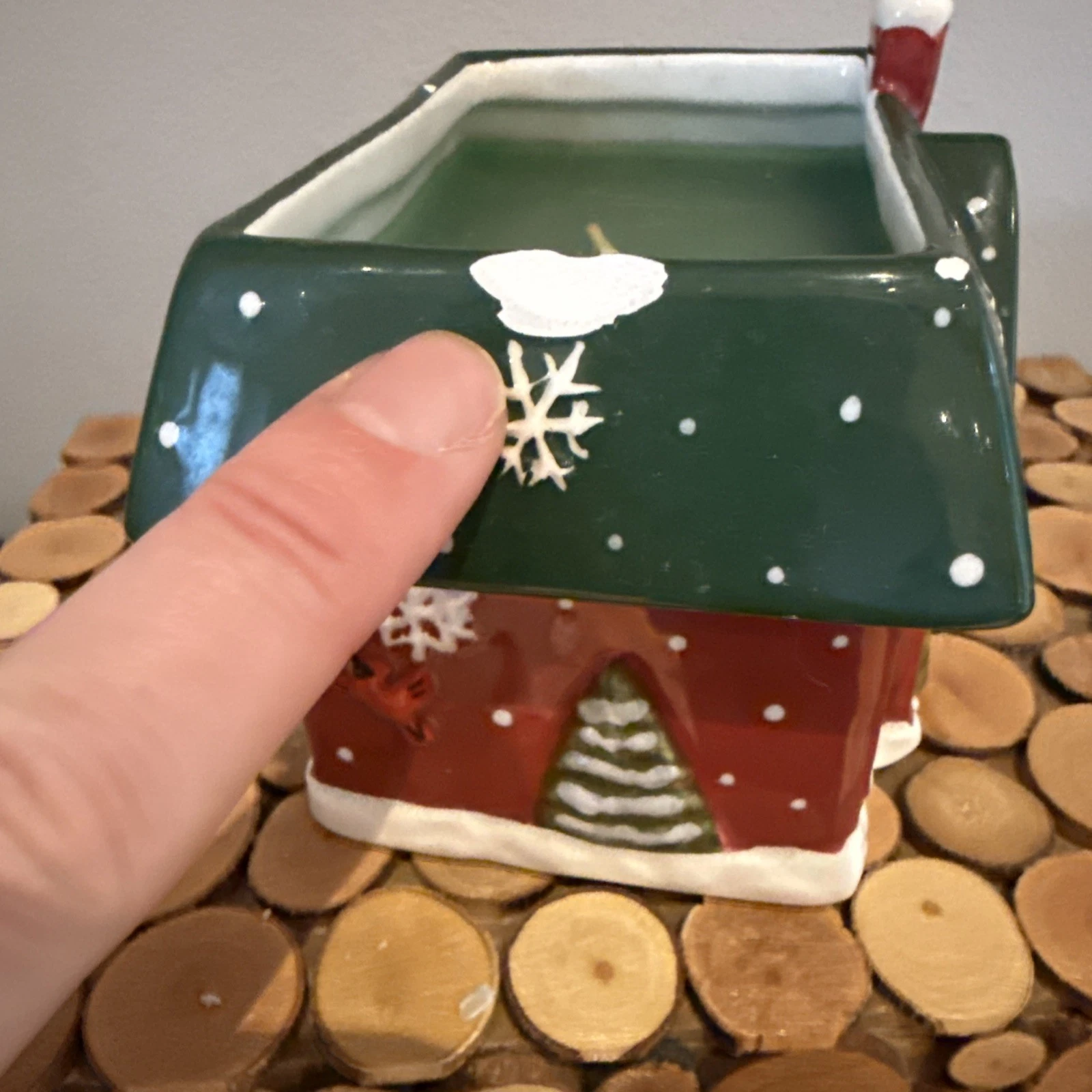 White Barn Candle Co Christmas Candle Birdhouse Cool Spruce 9.5 Oz CHIPPED image 2