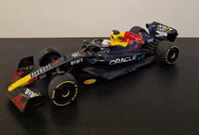 Oracle Red Bull Racing RB18 Formula 1 Racing Car + Remote