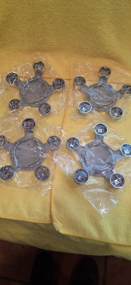 TAPA RUEDA CENTRAL AUDI PLATA/CROMO (NUEVO) S7-A6-A7-A8-QUATTRO +++ Foto 3 de 4