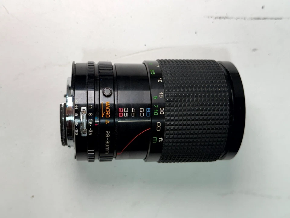 Lente zoom macro Sakar vintage longitud focal 28-80 mm 1:3,5-4,5 No.356704 negro Foto 3 de 4