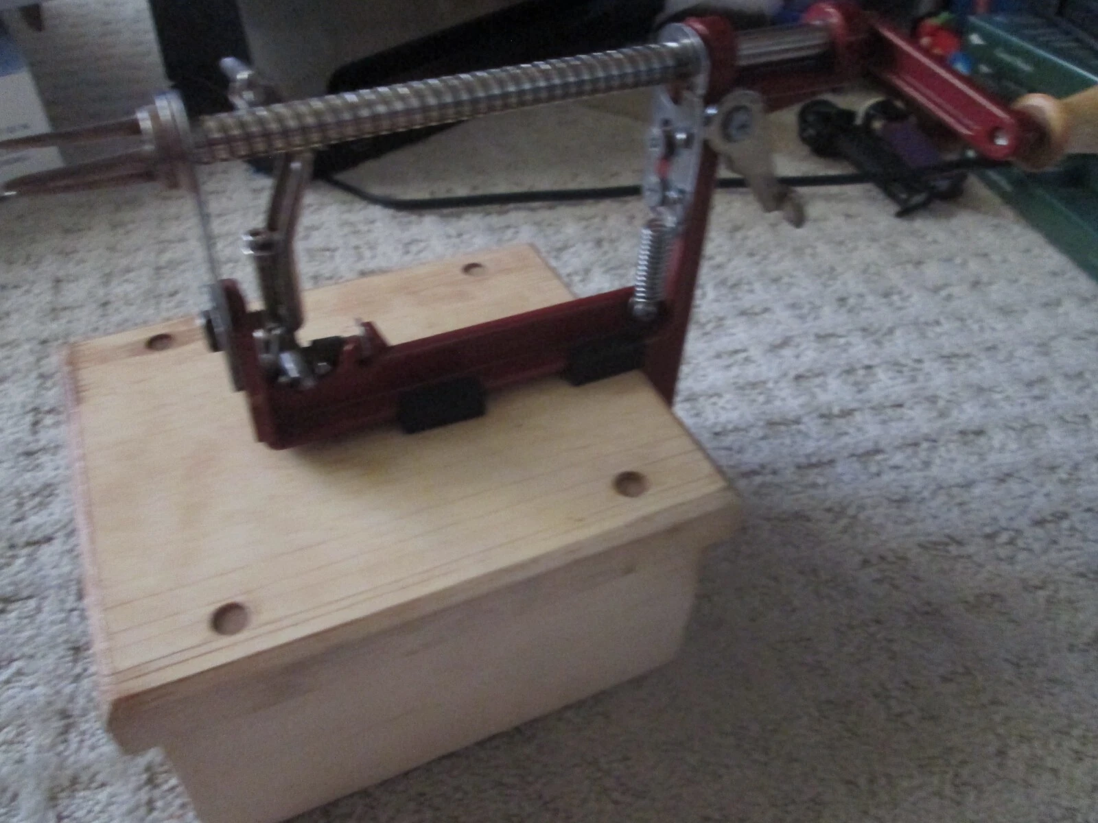 NICE Progressive APPLE PEELER/CORER/SLICER w/Pampered Chef Wood Stand