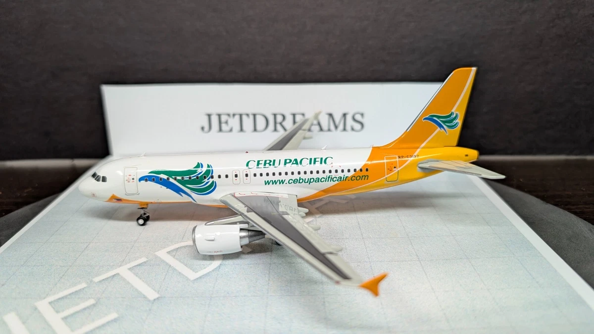 GeminiJets 1:200 Scale Diecast Aircraft & Spacecraft A319 Aircraft