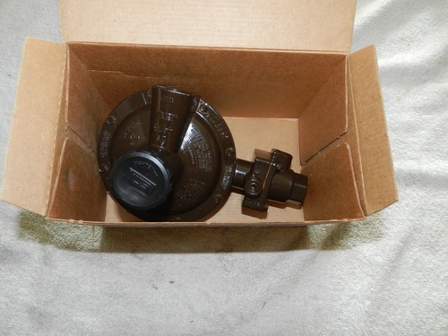 ECII Rego Regulator LV404B9V9, Twin Stage Regulator, PG POL Inlet, 1/2" & Outlet - Picture 2 of 12