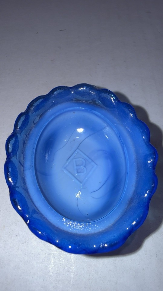 VINTAGE BOYD Blue Slag HEN ON NEST SALT CELLAR | eBay