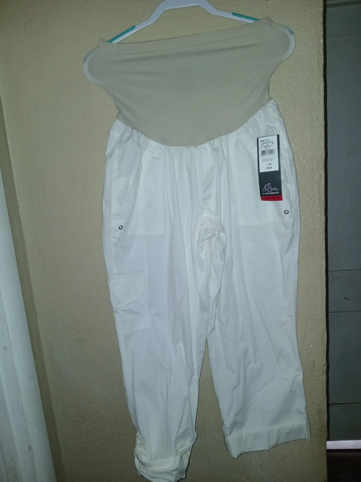 Motherhood Maternity Womens White Capris Pants Size Xl Cargo NWT