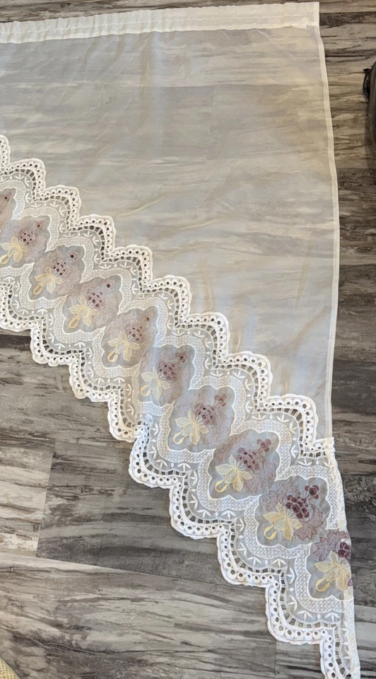 De colección 3 Piezas JCPenney Rosas Floral Encaje Transparente Cortinas Shabby Chic Casa de Campo Foto 4 de 4