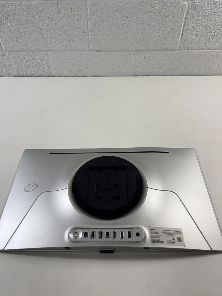 Samsung 27” Odyssey OLED G6 (No Power) *Damage* - Image 4 of 4