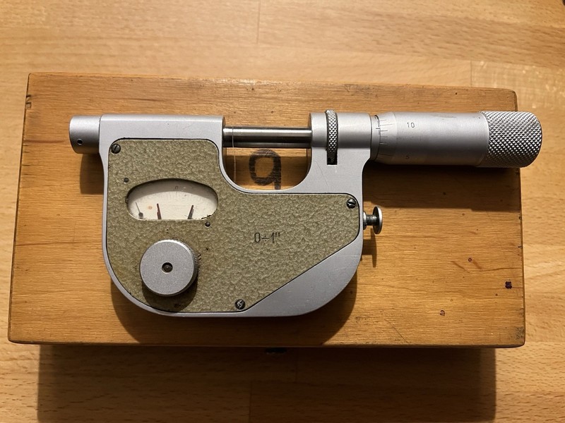vis? indicating micrometer 0-1”.Machinist’s tool